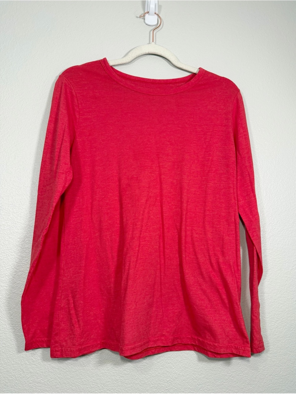 Time and Tru Shirt Long-Sleeve Tee Pink Red Basic Crewneck Solid Women Medium